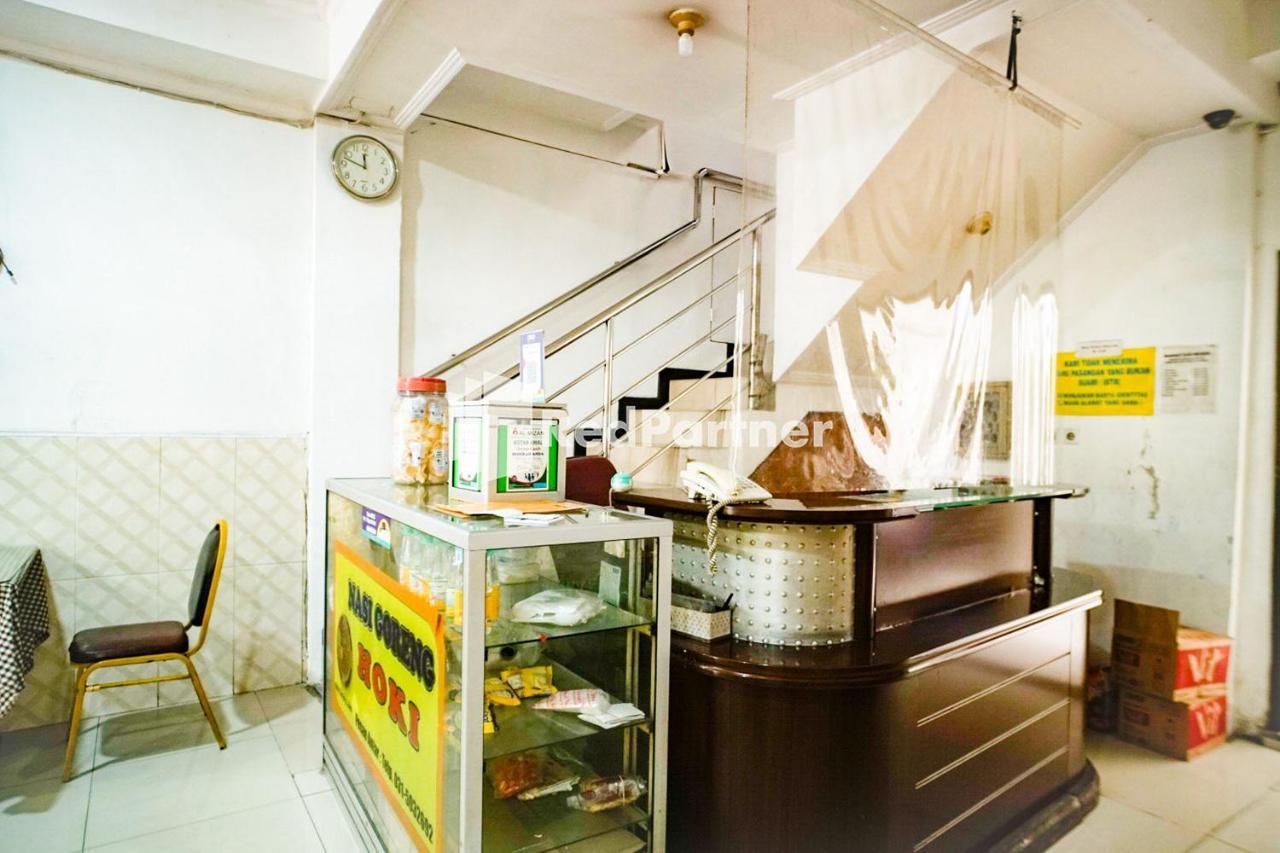 Hoki Homestay Redpartner Surabaya Buitenkant foto