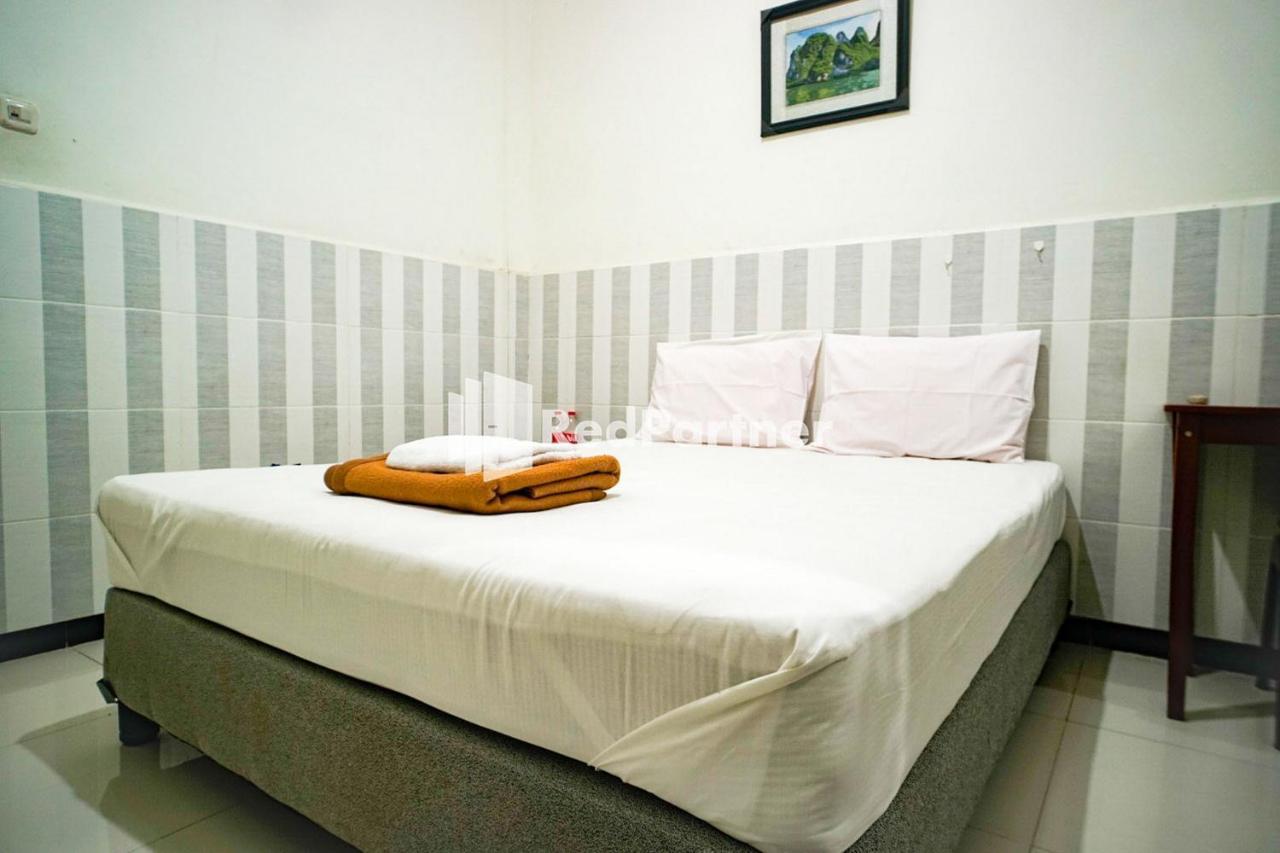 Hoki Homestay Redpartner Surabaya Buitenkant foto