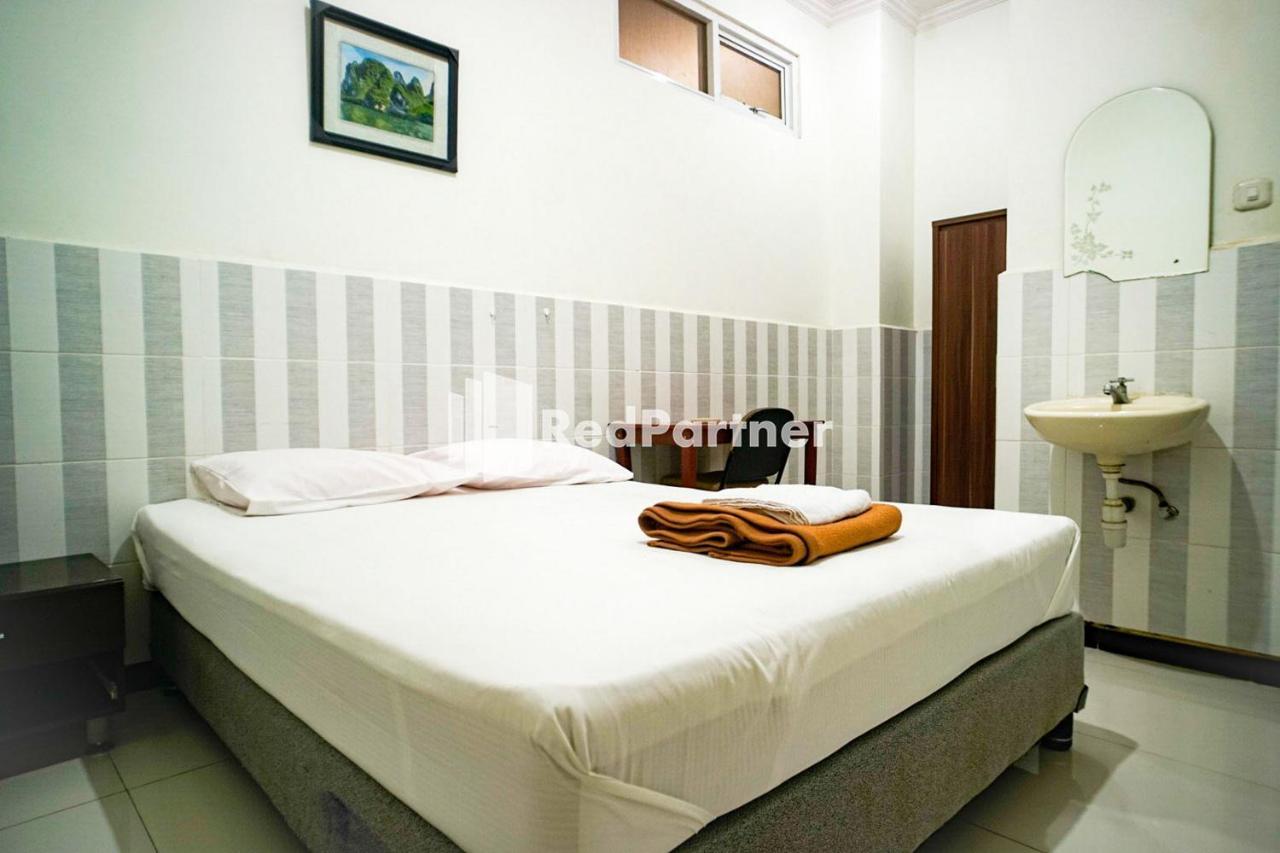 Hoki Homestay Redpartner Surabaya Buitenkant foto
